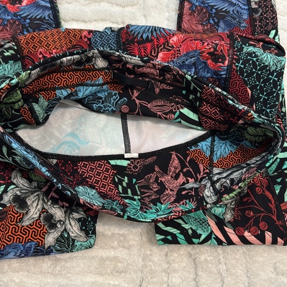 Lululemon Speed Up Tight *Full-On Luxtreme 28"
Zen Clash Multi - Picture 11 of 13